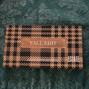 Estate Plaid Design Eyeshadow Palette